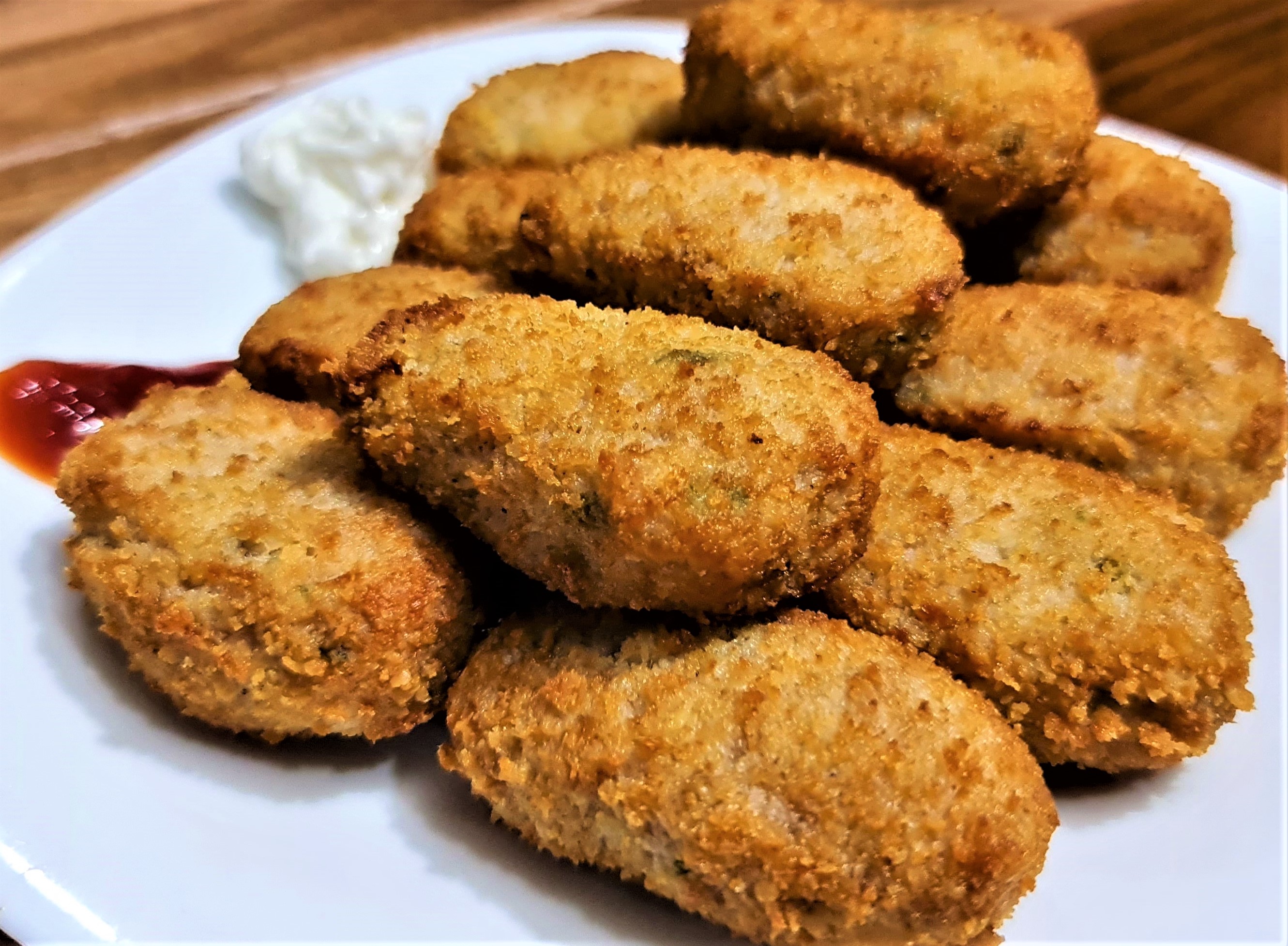 CHICKEN NUGGETS - CHEEZY